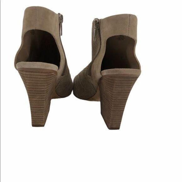 Vince Camuto VC Kentvi Leather Perforated Peep Toe Slingback Heel Tan Sz 11 - Picture 4 of 10